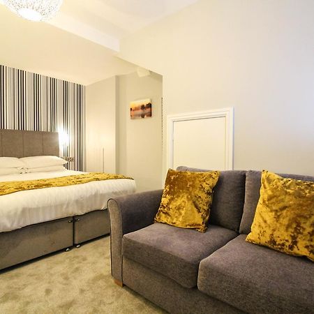 The Scarborough Travel And Holiday Lodge Bagian luar foto