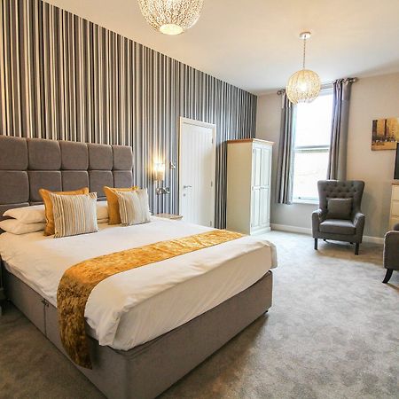 The Scarborough Travel And Holiday Lodge Bagian luar foto
