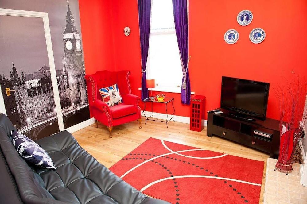 The Scarborough Travel And Holiday Lodge Bagian luar foto