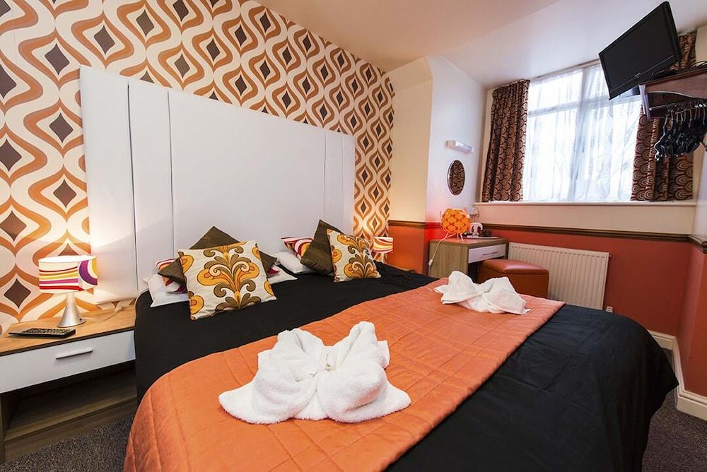The Scarborough Travel And Holiday Lodge Bagian luar foto