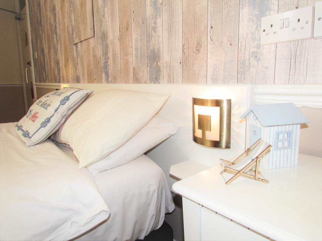 The Scarborough Travel And Holiday Lodge Bagian luar foto