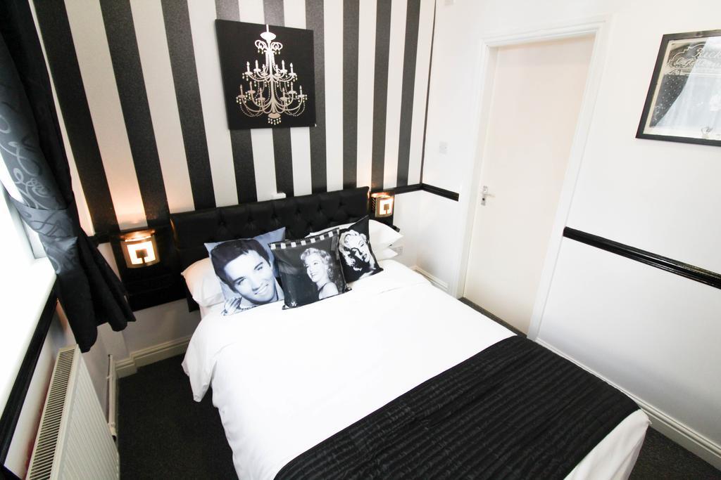 The Scarborough Travel And Holiday Lodge Bagian luar foto