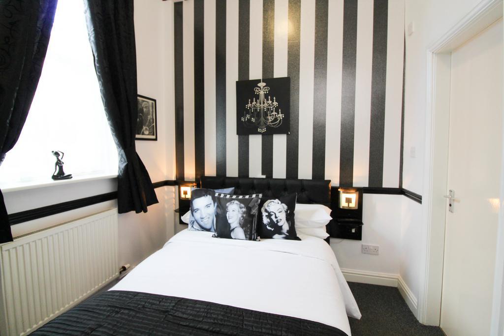 The Scarborough Travel And Holiday Lodge Bagian luar foto