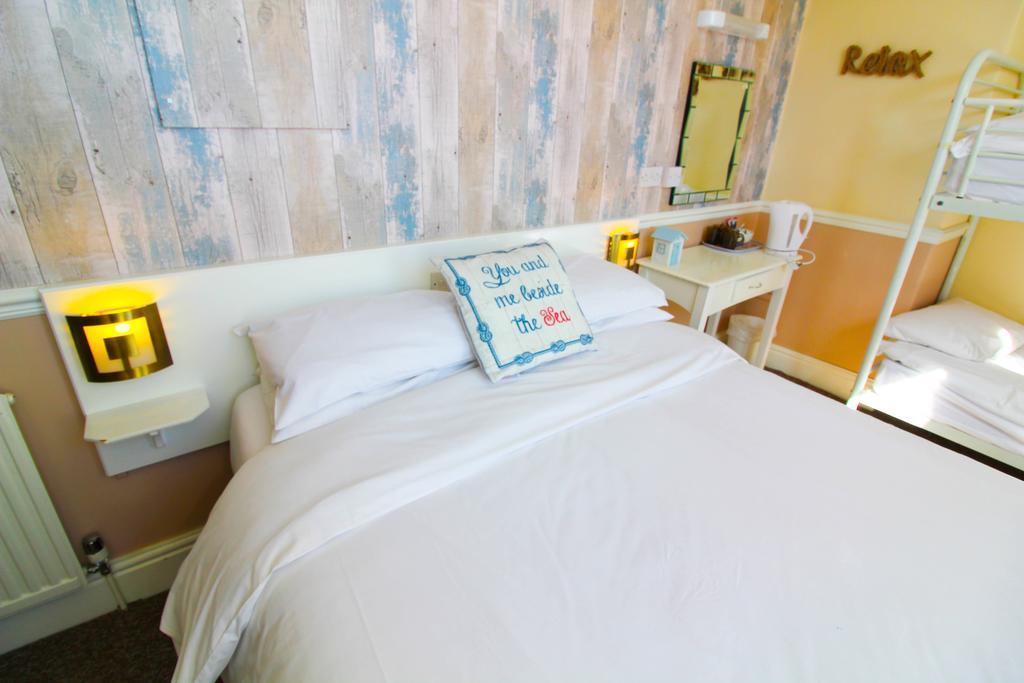 The Scarborough Travel And Holiday Lodge Bagian luar foto