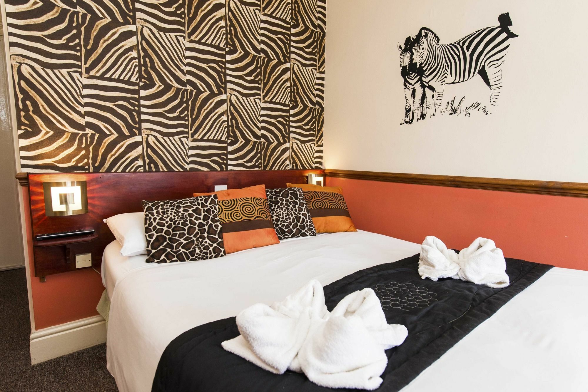 The Scarborough Travel And Holiday Lodge Bagian luar foto